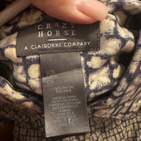 Crazy Horse Men's Button up Shirt Blue white Geometric print Rayon Size L GUC - Picture 6 of 10